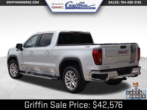 Used 2021 GMC Sierra 1500 SLT w/ SLT Premium Plus Package AWD/4WD image 3