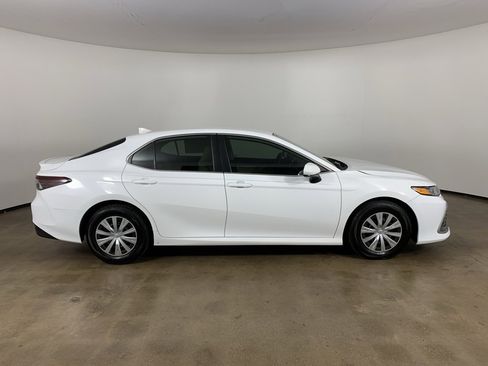 Used 2023 Toyota Camry LE image 7