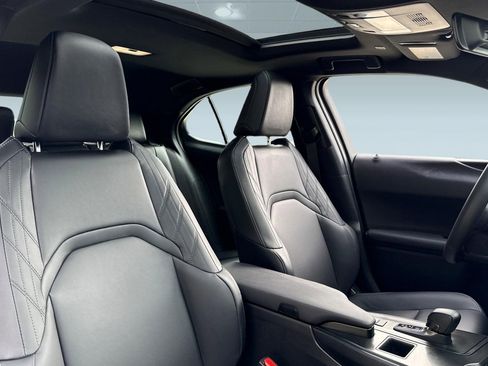 Certified 2025 Lexus UX 300h FWD image 30