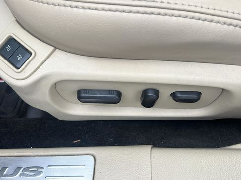 Used 2013 Ford Taurus Limited image 18