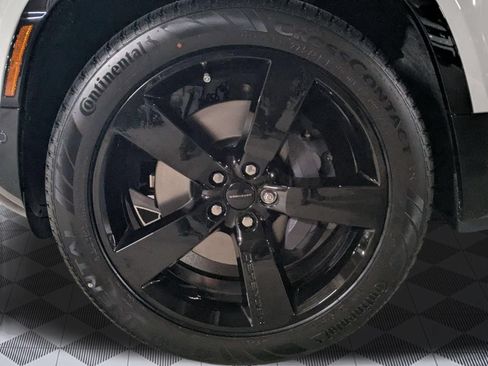 New 2026 Land Rover Defender 130 X-Dynamic SE AWD/4WD image 9
