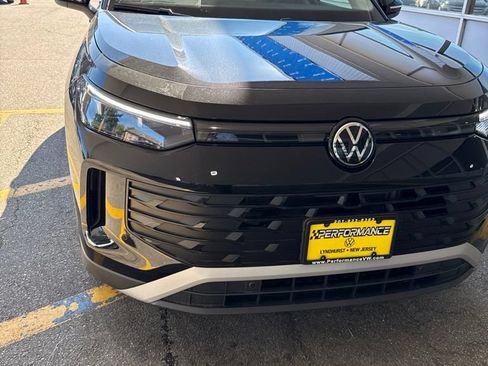 New 2026 Volkswagen Tiguan SE AWD/4WD image 3