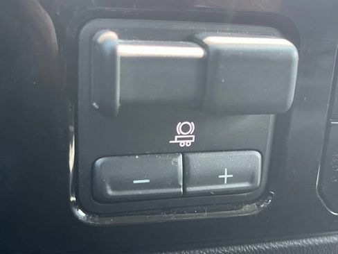 Used 2025 GMC Sierra 1500 SLT AWD/4WD image 20