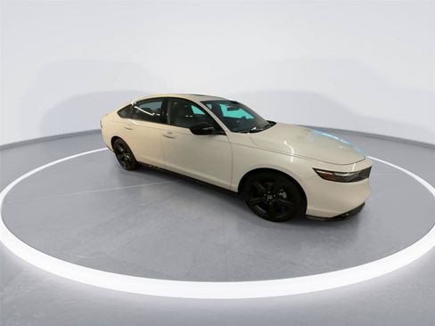 Used 2023 Honda Accord Sport image 9