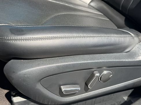 Used 2021 Lincoln Nautilus Reserve AWD/4WD image 27