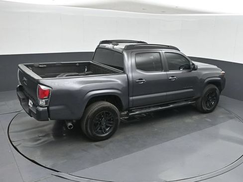 Used 2018 Toyota Tacoma SR w/ SR Convenience Package RWD image 30
