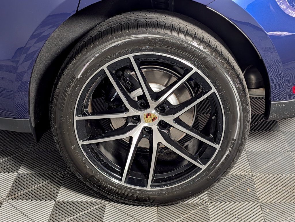 New 2026 Porsche Macan AWD/4WD image 12