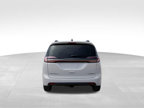 New 2026 Chrysler Pacifica Limited w/ Uconnect Theater Family Group FWD image 8