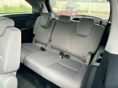 Used 2024 Honda Odyssey EX image 13