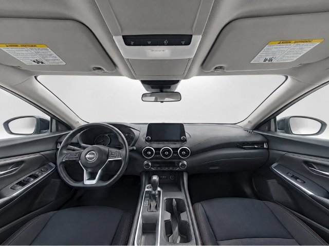 Used 2025 Nissan Sentra SR FWD image 21