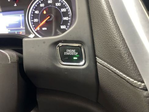 Used 2023 GMC Acadia SLE image 18