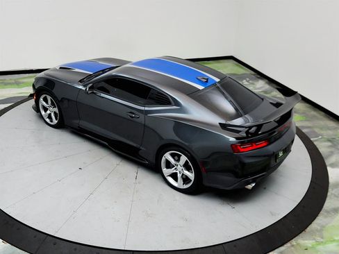 Used 2017 Chevrolet Camaro SS RWD image 34