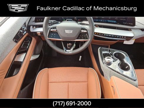 New 2025 Cadillac Optiq Luxury 2 image 16