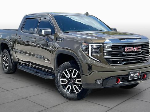 Used 2023 GMC Sierra 1500 AT4 w/ AT4 Premium Package AWD/4WD image 3