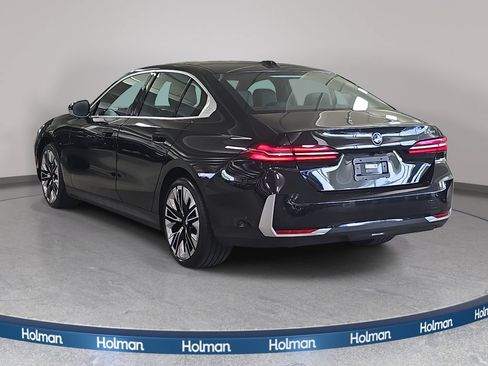 Used 2026 BMW 530i RWD image 9
