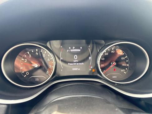 Used 2020 Jeep Compass Latitude w/ Advanced Safety Group FWD image 16