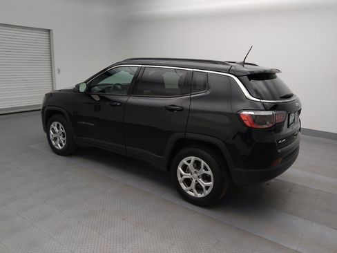 Used 2024 Jeep Compass Latitude image 3