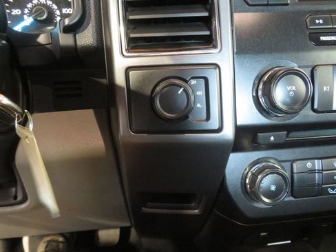 Used 2018 Ford F150 XLT AWD/4WD image 40