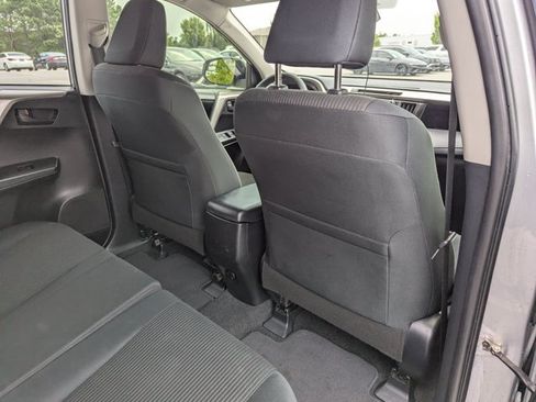 Used 2018 Toyota RAV4 LE FWD image 28