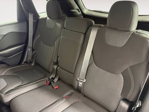 Used 2015 Jeep Cherokee Latitude image 13