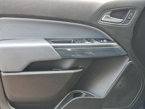 Used 2019 Chevrolet Colorado Z71 AWD/4WD image 12