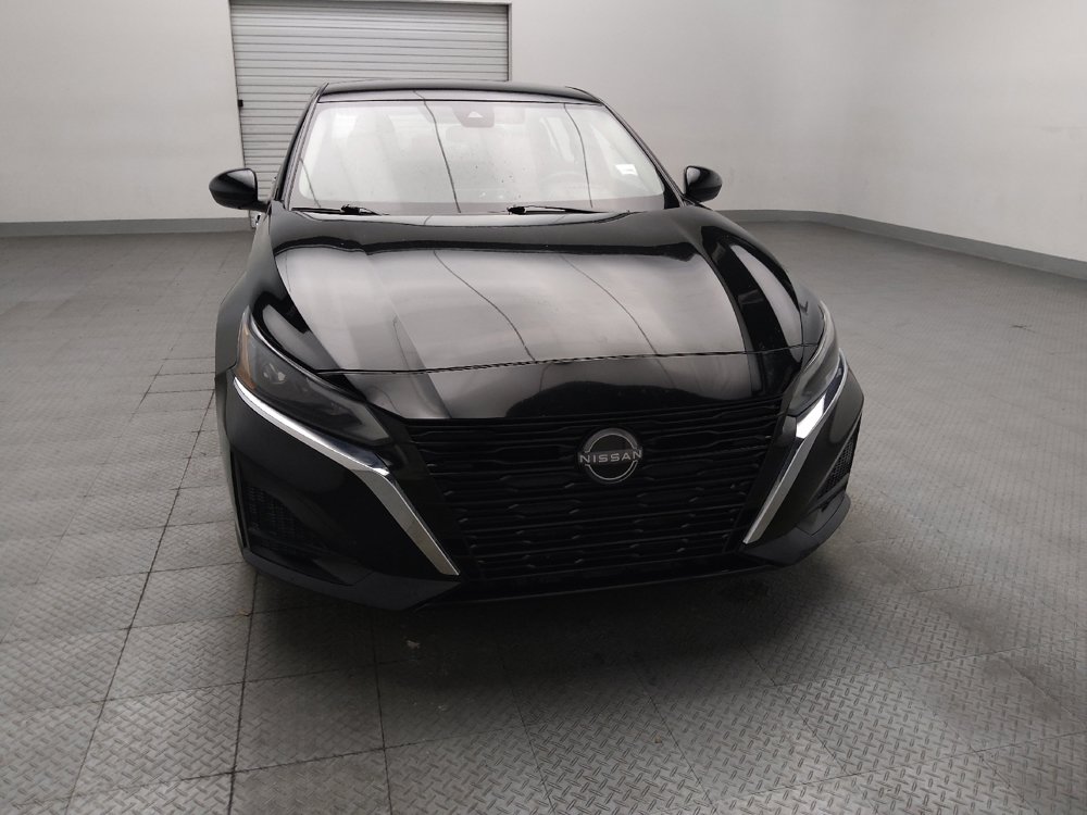 Used 2023 Nissan Altima 2.5 SV FWD image 14
