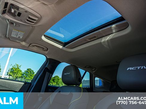 Used 2025 Chevrolet Trax ACTIV w/ Sunroof Package FWD image 61