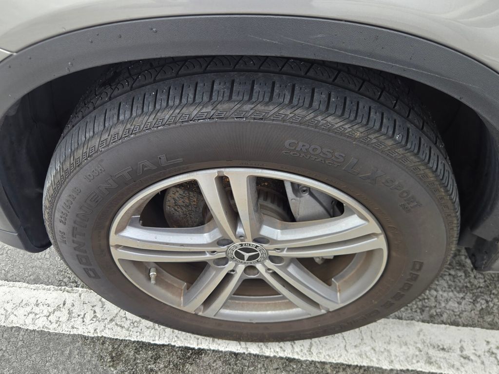 Used 2022 Mercedes-Benz GLC 300 image 7