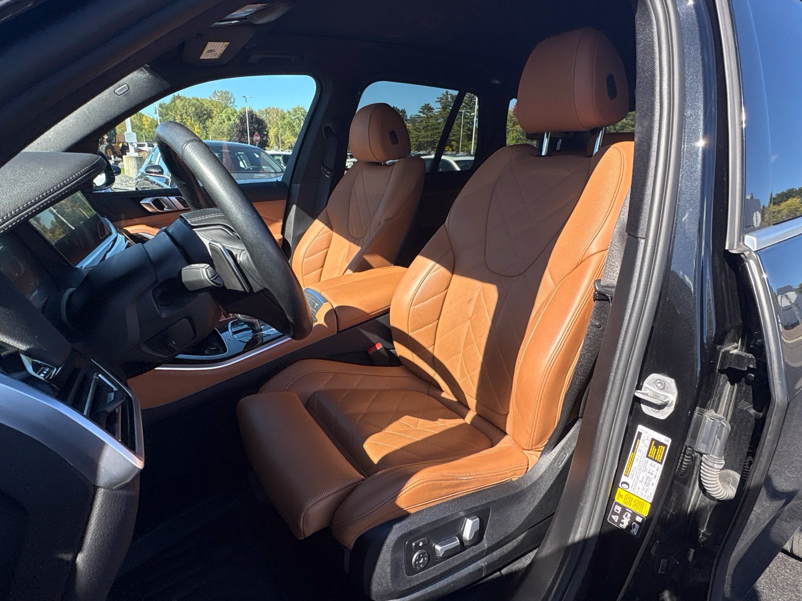 Used 2023 BMW X5 xDrive40i w/ Premium Package AWD/4WD image 11