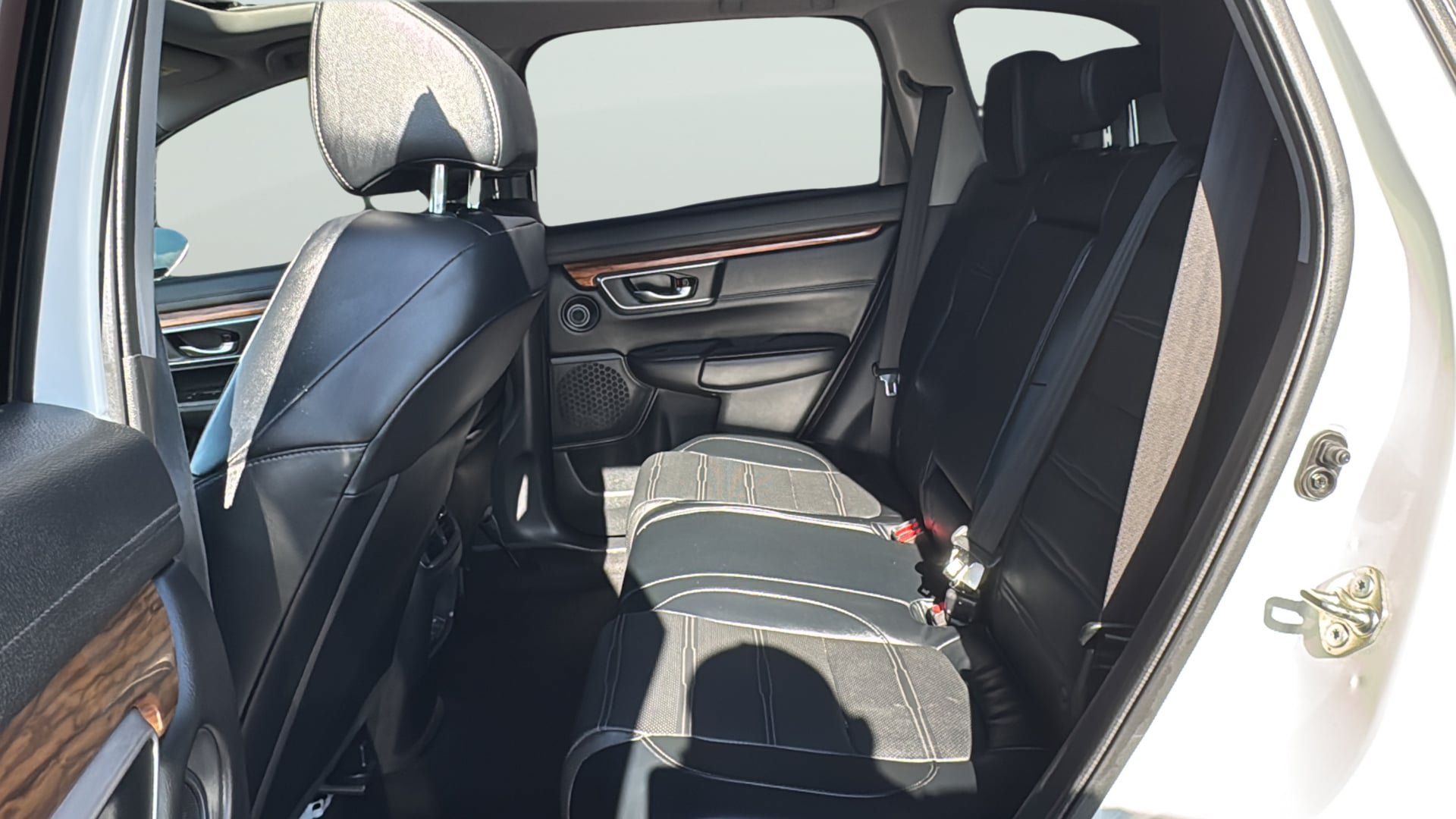 Used 2017 Honda CR-V Touring image 32