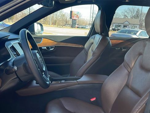 Certified 2023 Volvo XC90 B5 Plus w/ Protection Package image 12