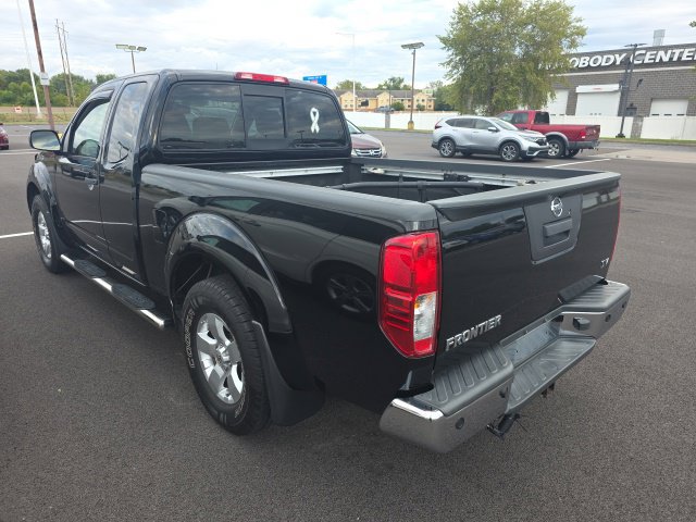 Used 2013 Nissan Frontier SV w/ SV Value Truck Pkg RWD image 2