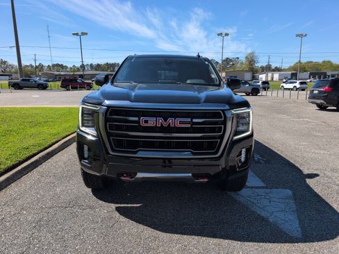 Used 2022 GMC Yukon AT4 image 1