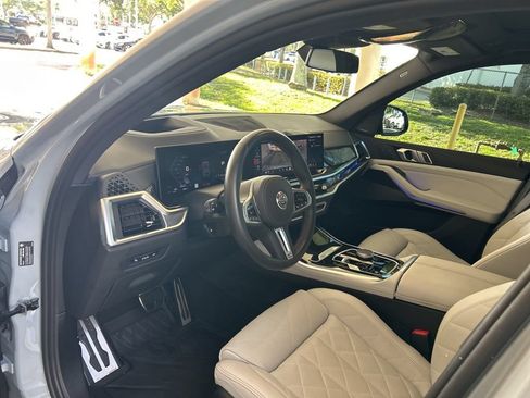 Used 2024 BMW X5 xDrive40i w/ M Sport Package AWD/4WD image 7