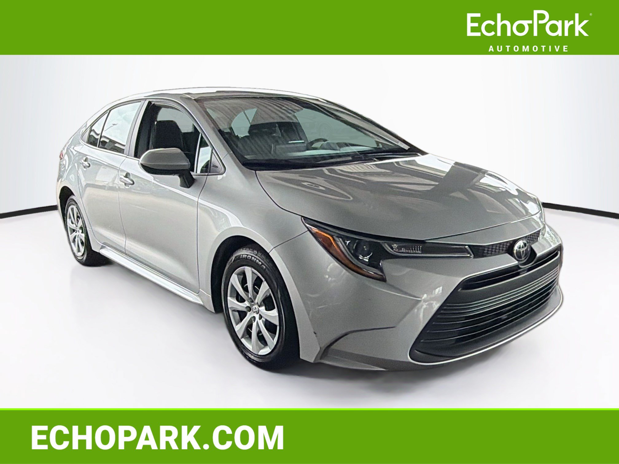 Used 2025 Toyota Corolla LE FWD image 1