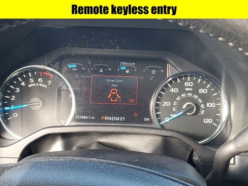 Used 2015 Ford F150 Lariat image 14