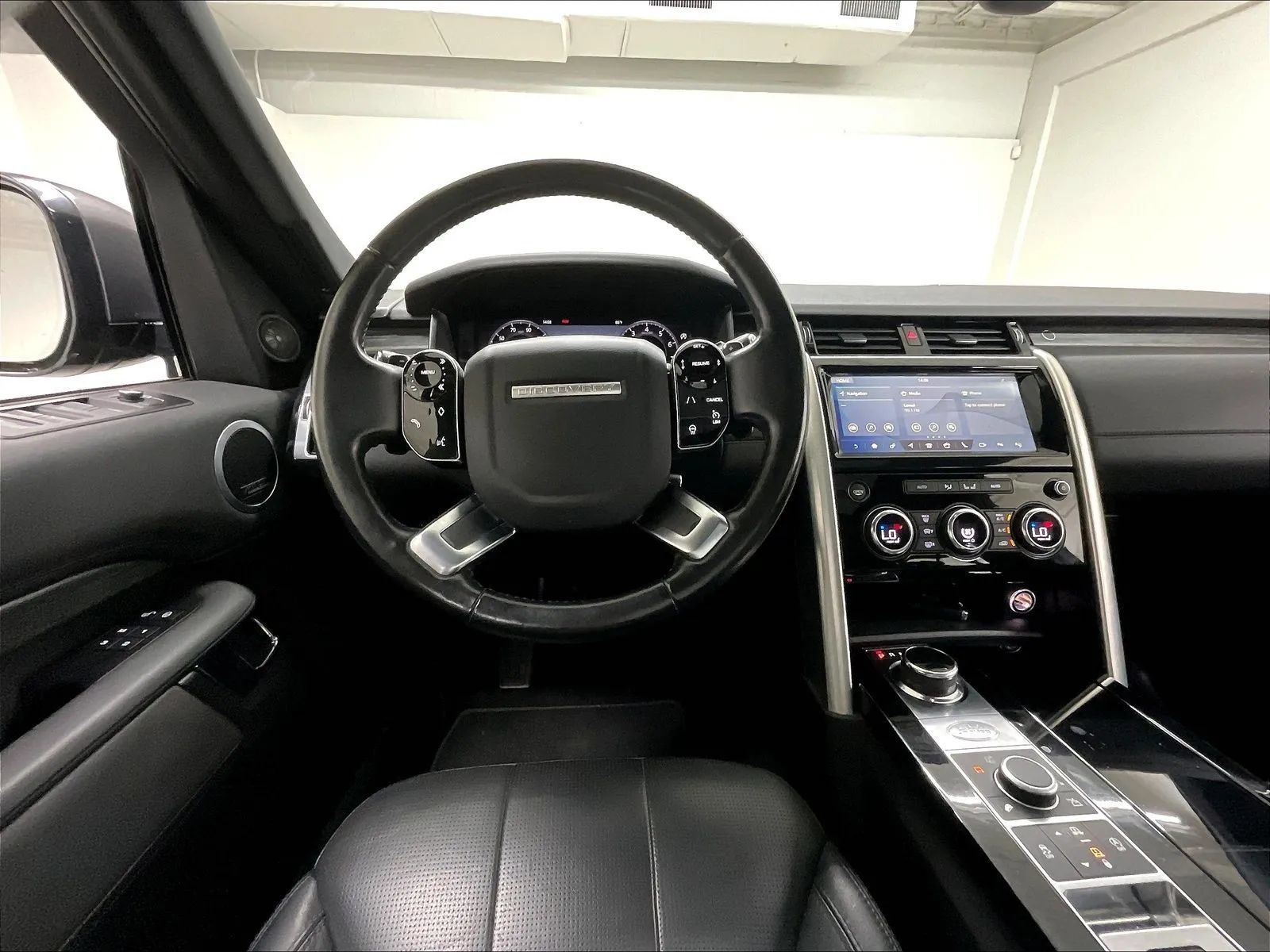 Used 2019 Land Rover Discovery HSE AWD/4WD image 21