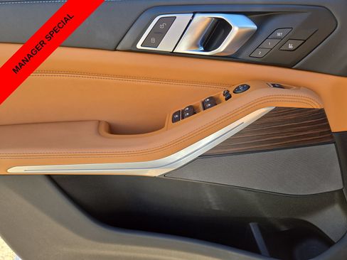 Used 2025 BMW X5 M60i AWD/4WD image 15