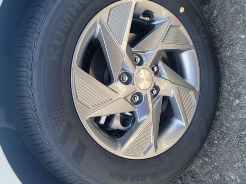 Certified 2025 Hyundai Sonata SE FWD image 35