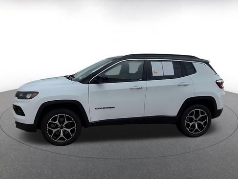 Used 2025 Jeep Compass Limited AWD/4WD image 8