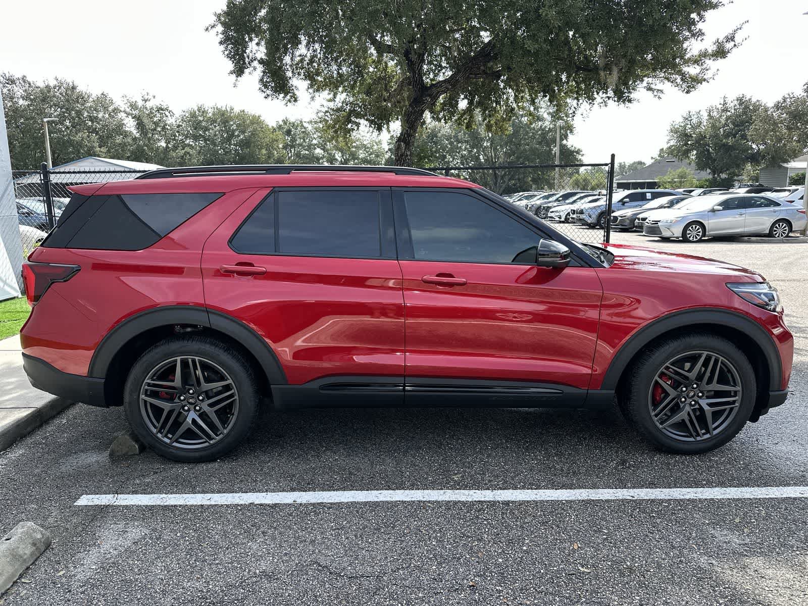 Used 2025 Ford Explorer ST w/ Sun And Sound Package AWD/4WD image 10