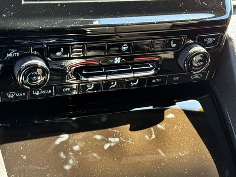 New 2025 Jeep Grand Cherokee 4WD image 17