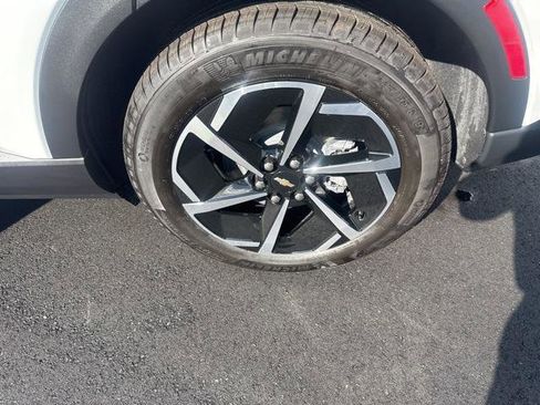 New 2026 Chevrolet Equinox EV LT image 28