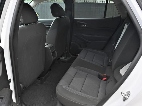 Used 2025 Chevrolet Trax LS w/ Driver Confidence Package FWD image 16