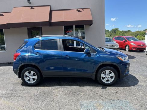 Used 2020 Chevrolet Trax LT w/ LPO, Protection Package AWD/4WD image 4