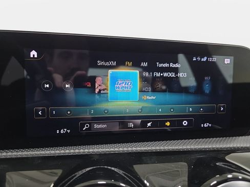 Used 2022 Mercedes-Benz CLA 250 4MATIC image 20