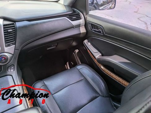 Used 2018 Chevrolet Suburban Premier AWD/4WD image 23