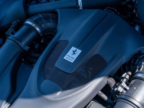 Certified 2025 Ferrari Roma Spider RWD image 22