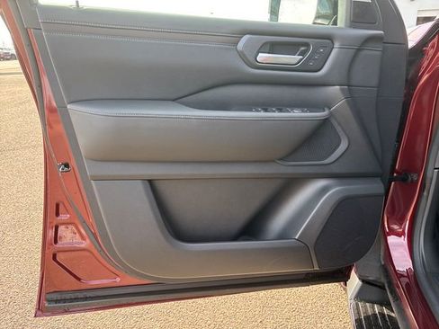 New 2025 Nissan Armada SL w/ Captain's Chari Seat Package image 12