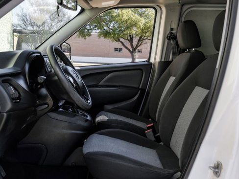 Used 2017 RAM ProMaster City Tradesman image 3